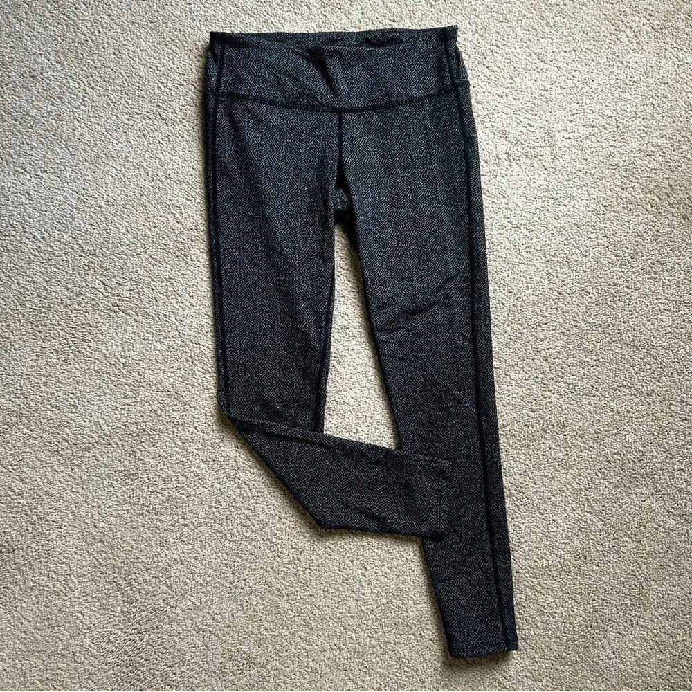 Small gray black athleta tights leggings herringbone pattern EUC